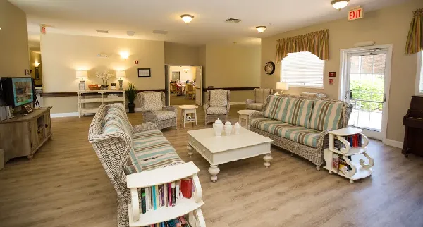 The Lakes at Litchfield Pawleys Island SC | Senior Rehab Sitting Room