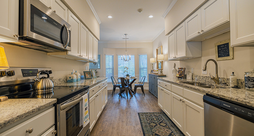 The Lakes at Litchfield Pawleys Island SC | Cottage Home Kitchen 02-2023