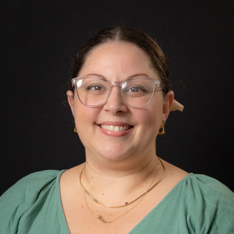 Nikki Peoples Headshot
