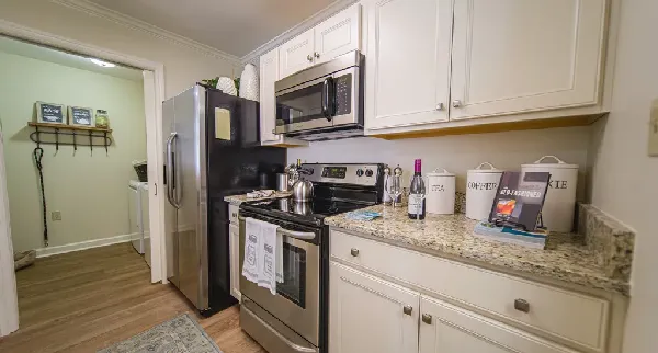 The Lakes at Litchfield Pawleys Island SC | Apartment Interior Kitchen | 2020-39